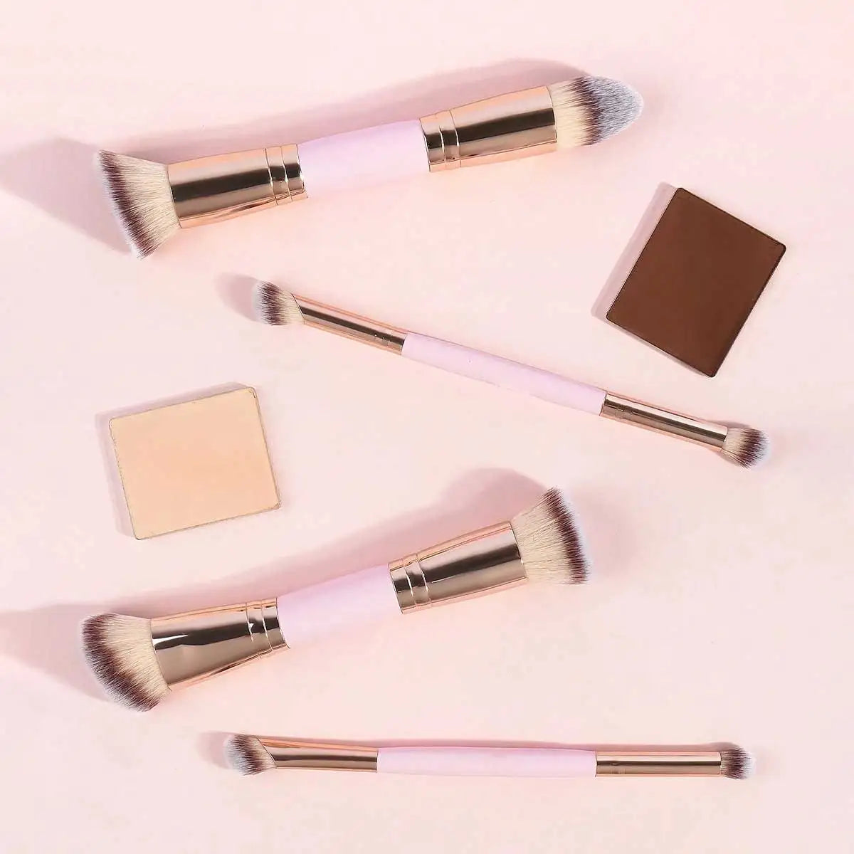 Juego de 4 brochas de maquillaje básicas con caja.